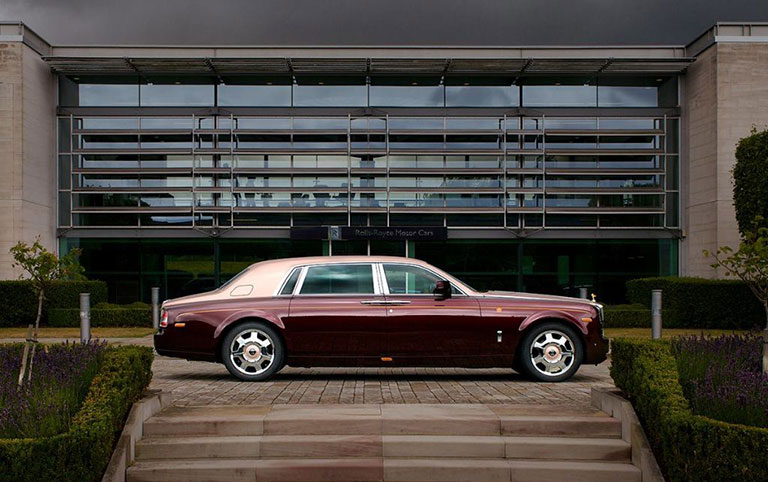 Rolls-Royce Phantom Lửa Thiêng