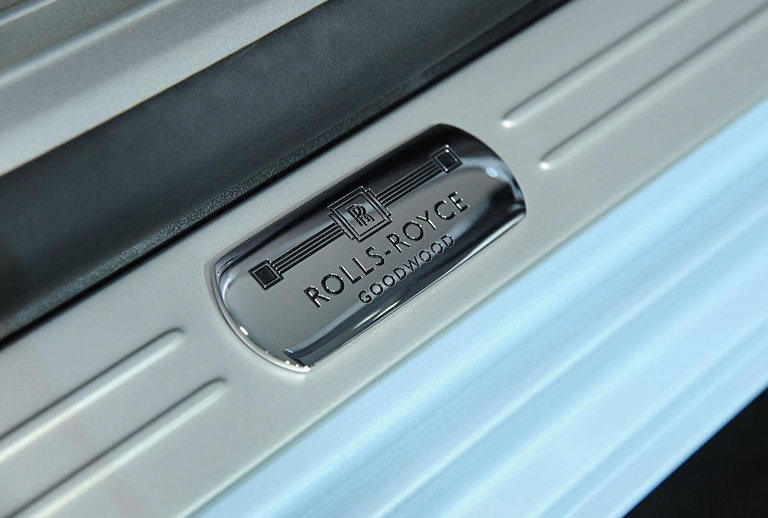 Bảng tên Rolls-Royce Art Deco