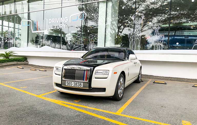 Rolls-Royce Ghost của Minh nhựa