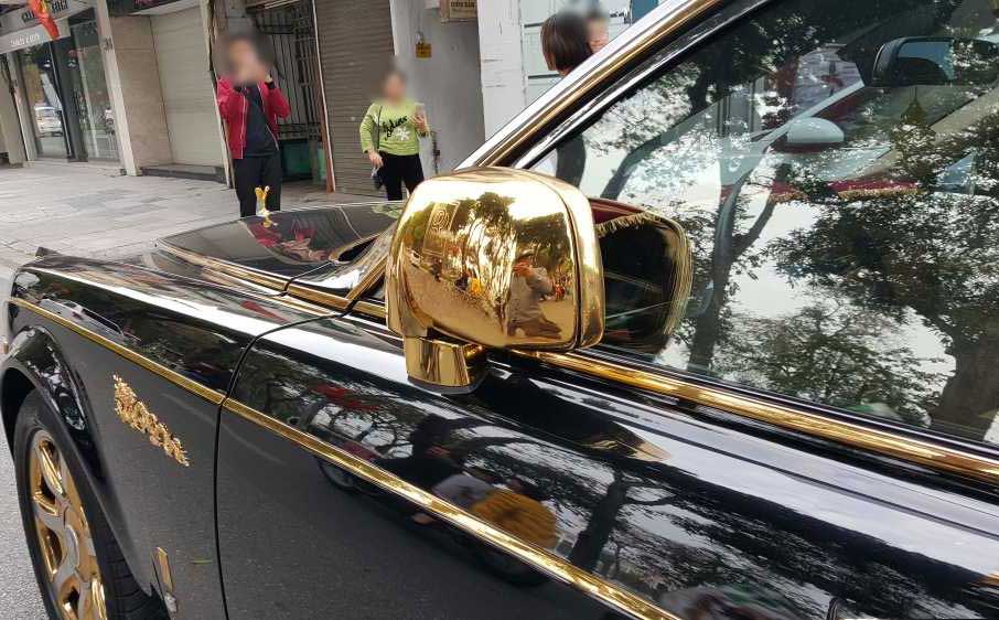 Rolls-Royce hải phòng mạ vàng