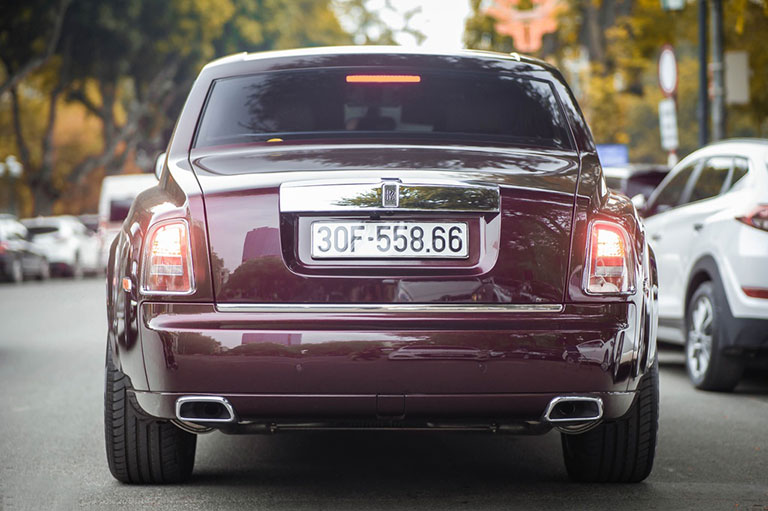Rolls-Royce Hòa Bình - Vinh Quang