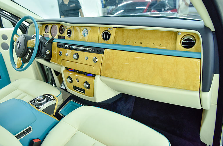 Bảng táp-lô Rolls-Royce Phantom Hadar