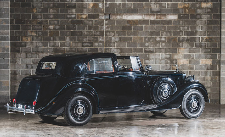 Rolls-Royce Phantom III màu đen cổ
