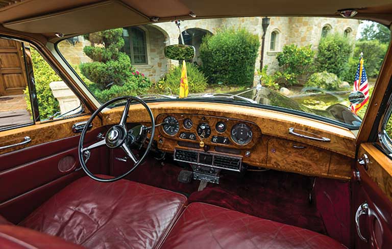 cabin xe Rolls-Royce cổ