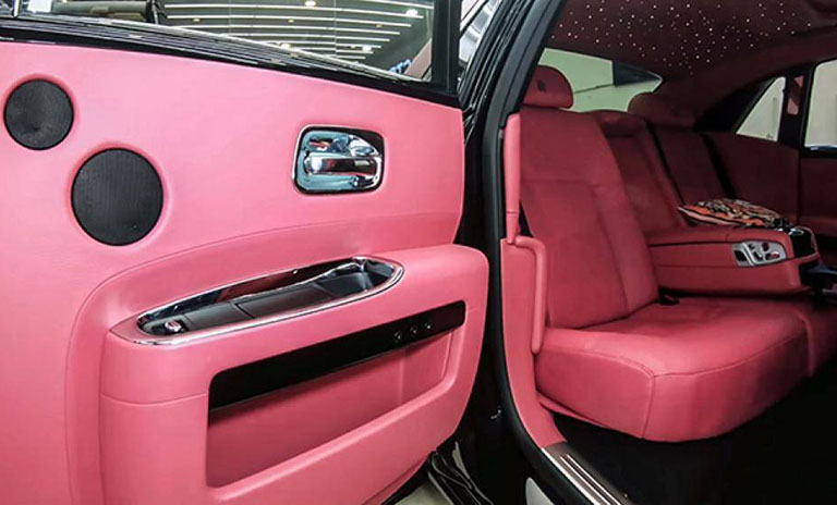 cửa xe Rolls-Royce của Ngọc Trinh