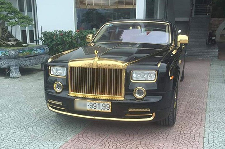 Xe Rolls-Royce ở Việt Nam mạ vàng 