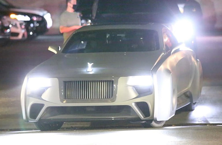 Justin Bieber lái xe Rolls-Royce