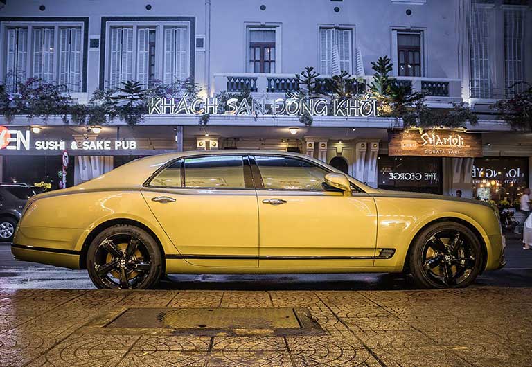 Xe Bentley của Nguyễn Phương Hằng