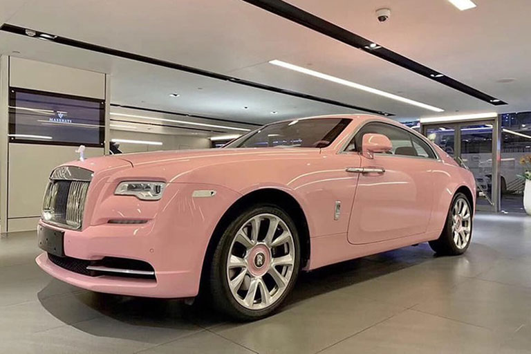 Rolls-royce wraith màu hồng