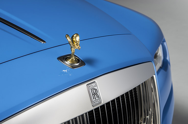 Biểu tượng trên xe Rolls-Royce có tên Spirit of Ecstasy