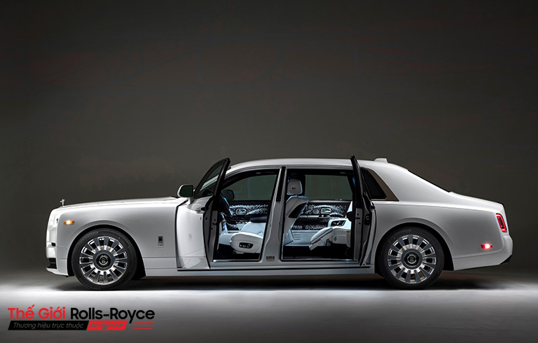 Rolls Royce Cullinan Black Badge 2022  Sontung Auto