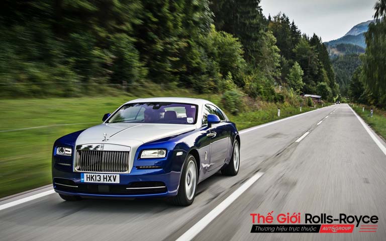 Rolls-Royce Wraith 2014 có mức tiêu hao nhiên liệu cao hơn so với đối thủ cạnh tranh
