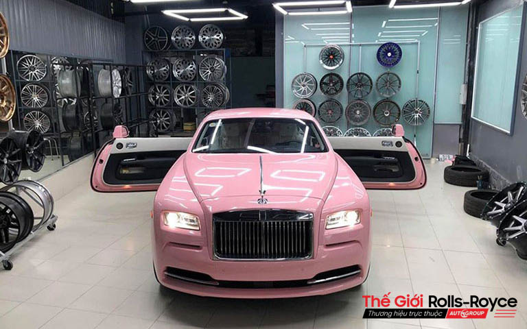 Rolls-Royce Wraith màu hồng 