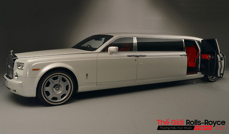 Rolls-Royce Phantom Limousine Hire